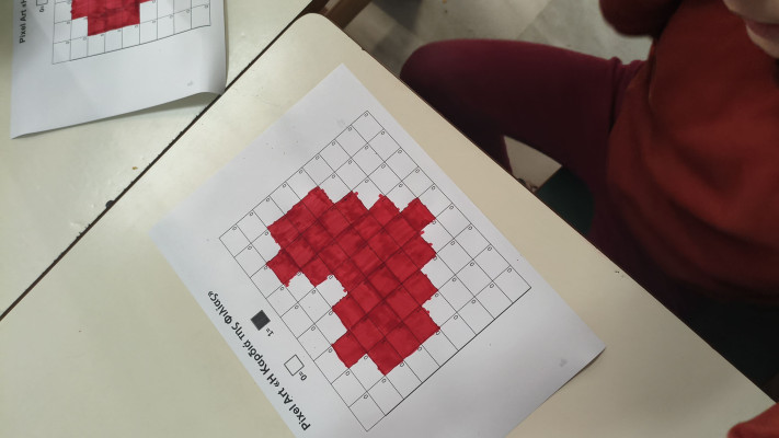 Pixel Art: «Η Καρδιά της Φιλίας»